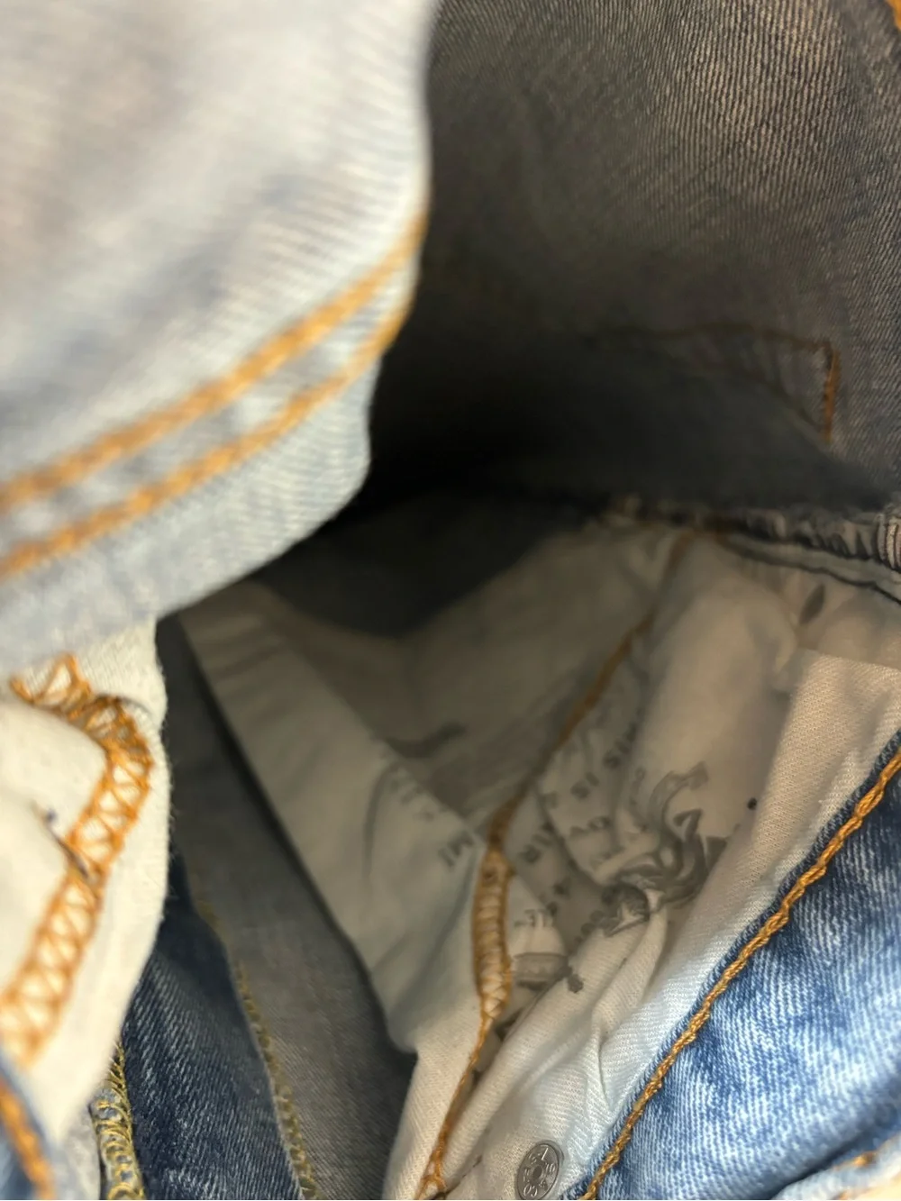 Levi's Classic Straight Jeans in Medium Blue